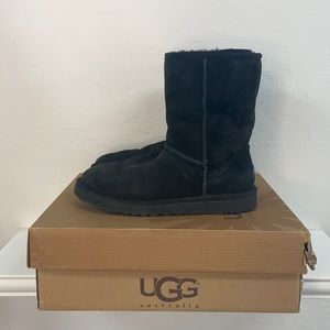 UGG classic short black